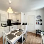 Cosy Avec Ascenseur A 150m De La Et Casino, Wifi Gratuit - Fr-1-361-330 Daire Granville
